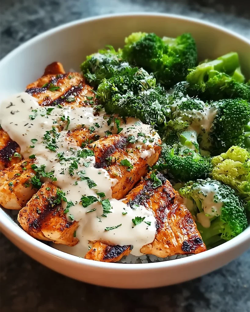 Grilled Chicken & Broccoli Bowls with Creamy Garlic Sauce 4 Grilled Chicken & Broccoli Bowls with Creamy Garlic Sauce