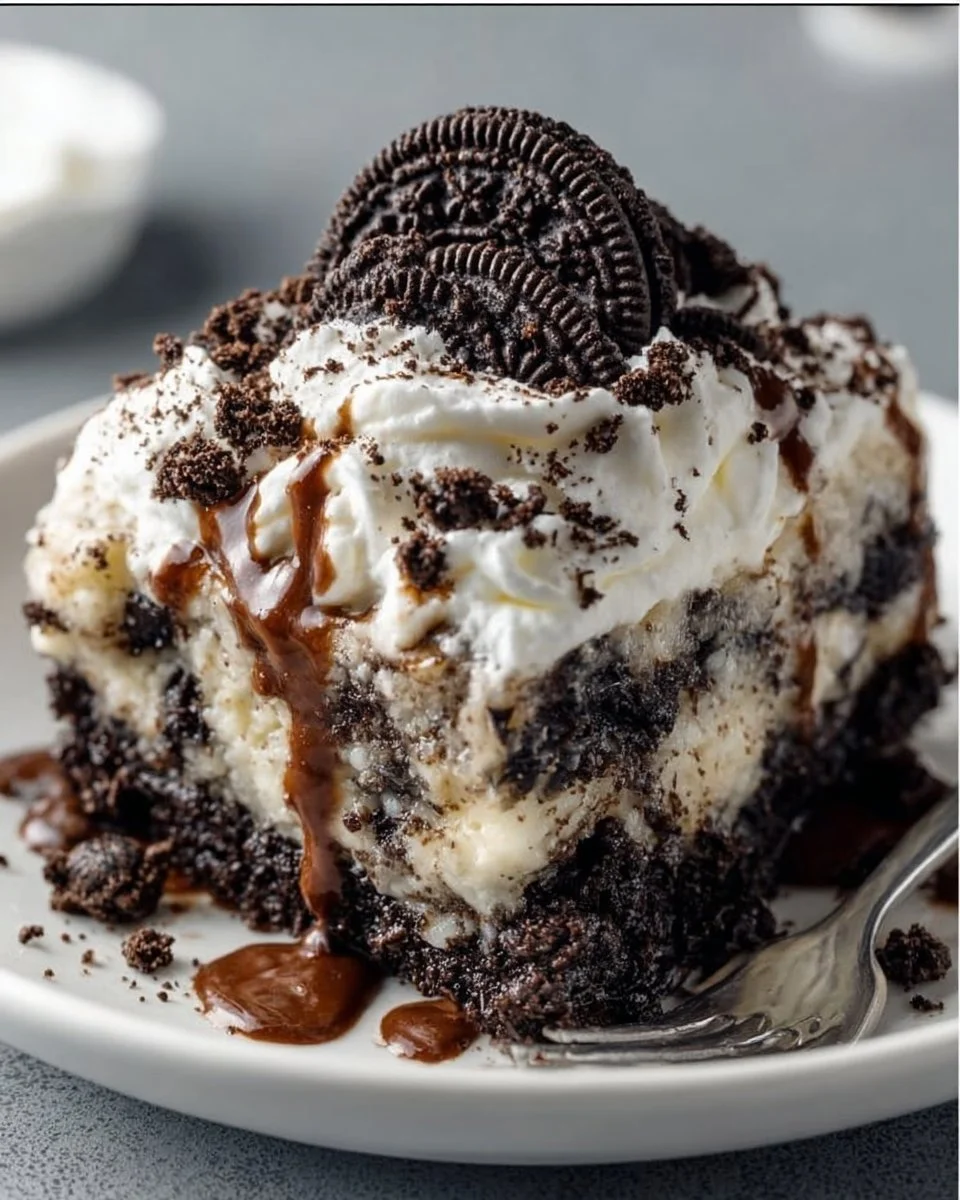 Oreo Dump Cake Recipe – Just 5 Ingredients